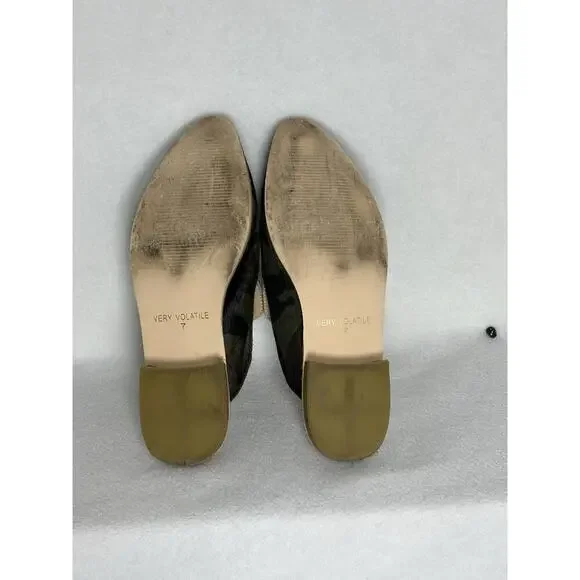 Very Volatile Los Angeles Camo Leather Cow Hair Slip On Mules Flats Sz 7 - Picture 6 of 6